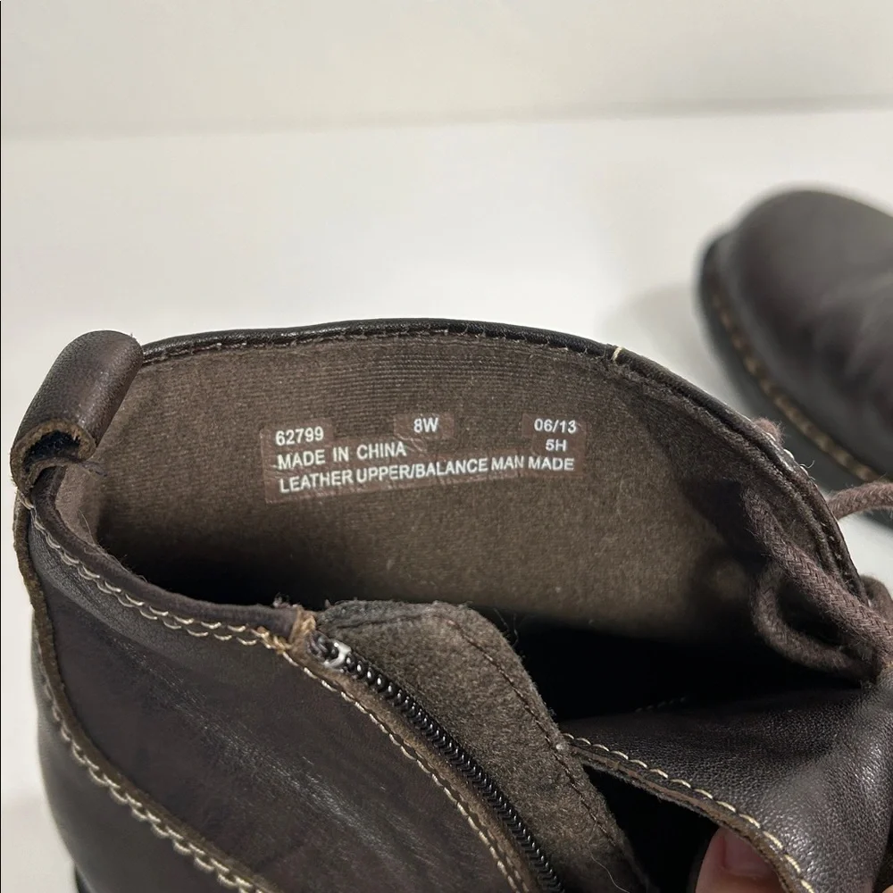 Clark’s Dark Brown Leather Bendables Size 8 **WIDE Lace Up Ankle Boots
